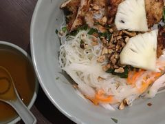 -大头虾越式风味餐厅(光明广场店)