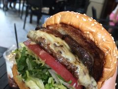 -The Habit Burger Grill 哈比特汉堡(爱琴海店)