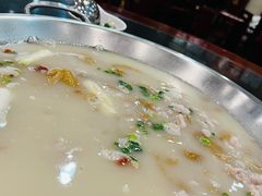 -老来福·非遗酸汤兔(凯旋路店)