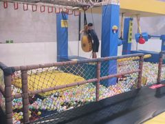 -极限Jump蹦床·新潮玩运动世界·室内乐园·团建·派对中心