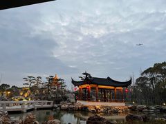 -上海滴水湖皇冠假日酒店