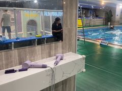 -小蓝鲸游泳培训基地(石景山店)