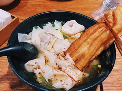 清汤抄手-青石桥老瓦房肥肠粉总店(青石桥总店)