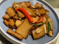 腊八蒜炒杏鲍菇-新加坡瑞珍•海河观景餐厅