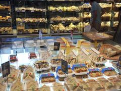 -巴黎贝甜(大宁国际商业广场店)