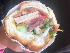 -Bánh Mì Huynh Hoa