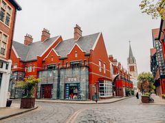 -钟书阁(松江泰晤士小镇店)