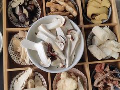 -野菌皇海景野生菌火锅(滨海大道店)