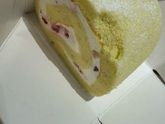 草莓奶油蛋卷-德南面包房(尚都店)