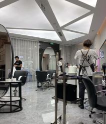 -变画·发型STUDIO