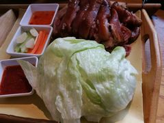 大盘手抓猪肘-蜜桃餐厅·古运河畔(南下塘店)