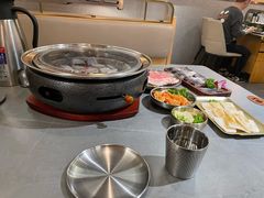 -围炉肉舍•炭烤活鳗•丹东海鲜烤肉(步行街店)