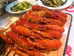 -肥肥虾庄·金牌油焖大虾(汉街SKP店)