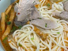 -亮亮面馆(经六路店)