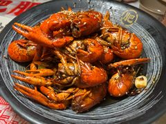 -肥肥虾庄·金牌油焖大虾(汉街SKP店)