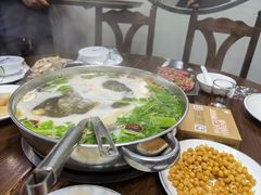 -乡土黄·鲜牛肉火锅·小龙虾(兴业街店)