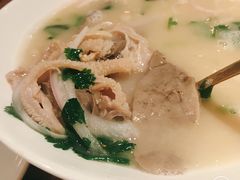 阿里家白羊杂汤-阿里家·新疆烤肉酒場 by MIG
