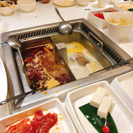 海底捞(池袋店)-"晚上十点多去的,下着雨呢,进去发现还得排.