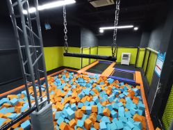 -蹦贝运动中心·蹦床·攀岩·闯关(龙岗店)