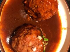 鸭蛋黄狮子头-梅飞酒家(名辉豪庭店)