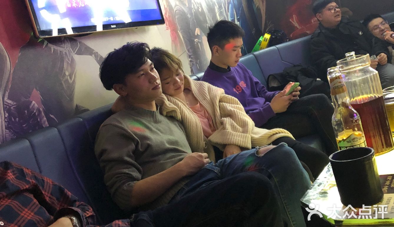 我的生活除了游戏 篮球就是蹦迪  对别的提不起任何兴