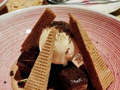 巧克力布朗尼配冰淇淋-BROWNSTONE布朗石西班牙餐厅(富城店)