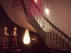 -Noir. Dining in the Dark