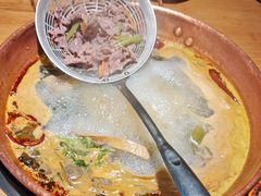 -洱火云南酸菜牛肉火锅(石景山当代商城店)