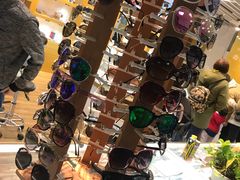 -MiRi眼镜连锁·蔡司·尼康控优点合作店(莘庄店)