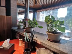 靠窗位-山之屋炭火烧肉·生啤畅饮(大朗万科中央公园店)