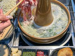 -洞庭洲·防空洞火锅·铜锅涮肉·烧烤(新百广场店)