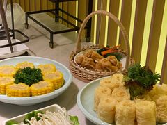 潮汕甜玉米-左庭右院鲜牛肉火锅(浦江欢乐颂店)