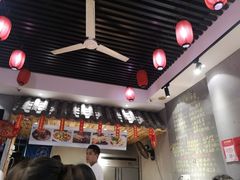 -爆炸头阿姨小四川正宗川味小吃(无任何分店)
