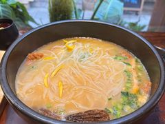-银米·云南传统过桥米线(双廊黑金冠店)