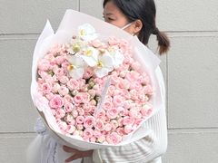 -何兮花店·气球派对鲜花店(马桥银春路万科城店)