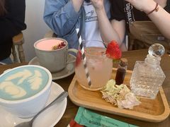 -FLOVIE FLORIST CAFE