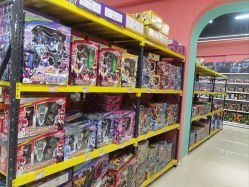 -卡通派潮品玩具折扣仓(青岛新城吾悦广场店)
