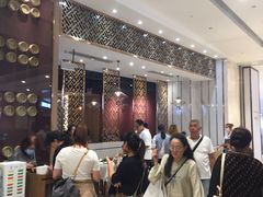 等位区-鹅冠港式茶餐厅(来福士店)