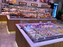 面包甜点陈列柜-巴黎贝甜(华堂新辰汇店)