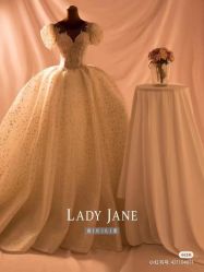 -Lady  Jane高端婚纱礼服馆