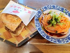 -元志初腊汁肉夹馍(钟楼粉巷店)