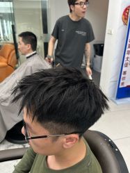 -尤司男士国潮理发馆