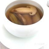 每样餐食小而精致，用完一道上一道
