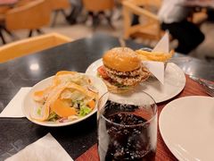 -WOLFGANG PUCK KITCHEN & BAR(迪士尼小镇店)