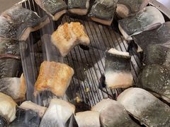 -围炉肉舍•炭烤活鳗•丹东海鲜烤肉(步行街店)