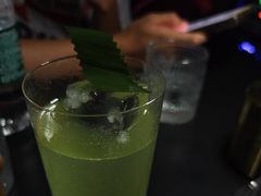 -Mx.cocktail bar