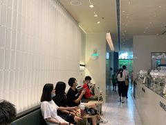 等位区-喜茶(广州天汇igc店)