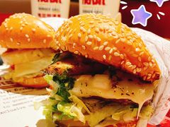 -The Habit Burger Grill 哈比特汉堡(复兴soho店)