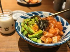 三文鱼牛油果波奇饭-筱田の食堂·izakaya(淮海中路店)