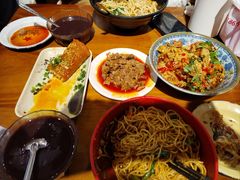 -爆炸头阿姨小四川正宗川味小吃(无任何分店)